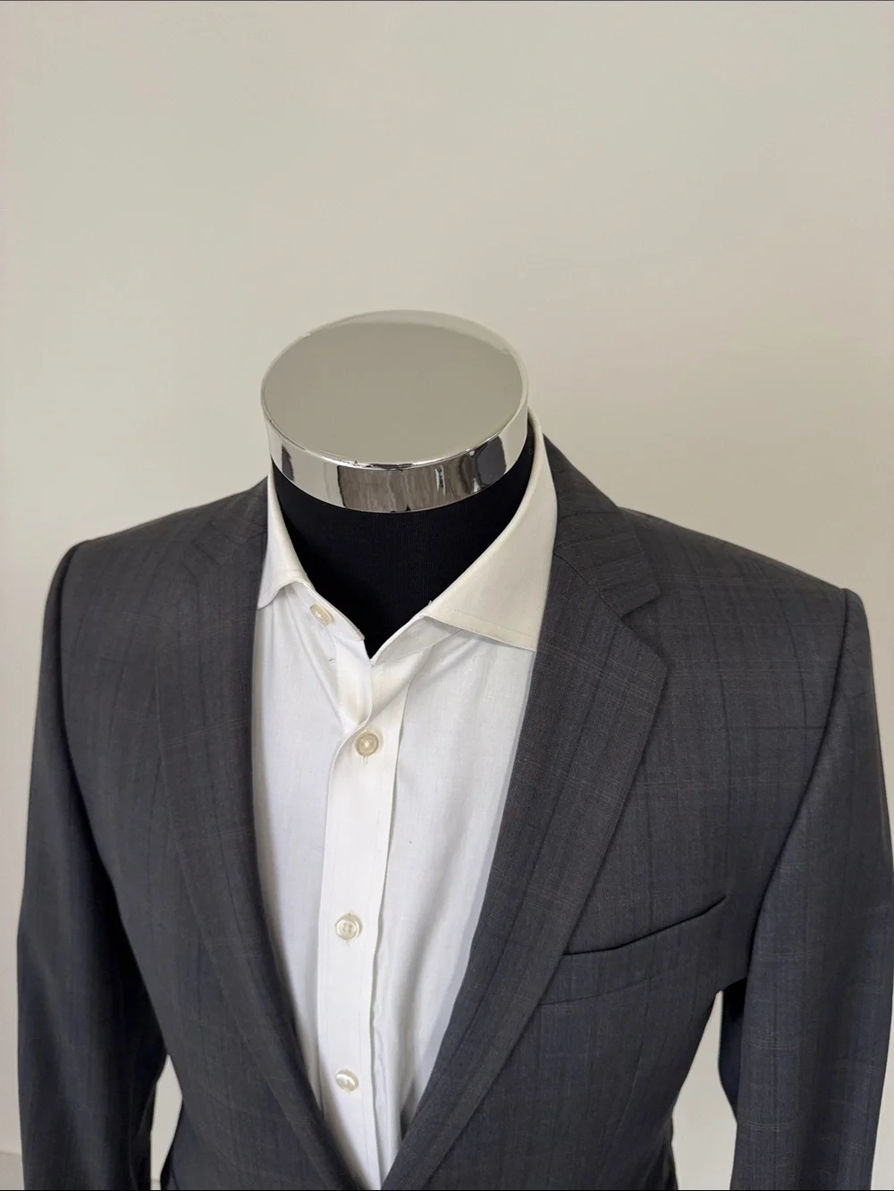 Hugo Boss mens 38R grey plaid 100% wool 2-button slim fit sport coat EUC